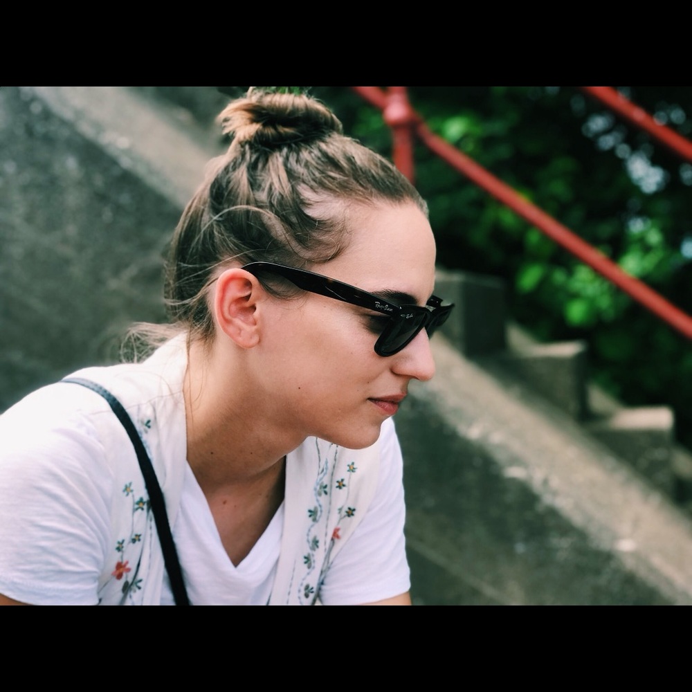 Meet your Posher, Adriana